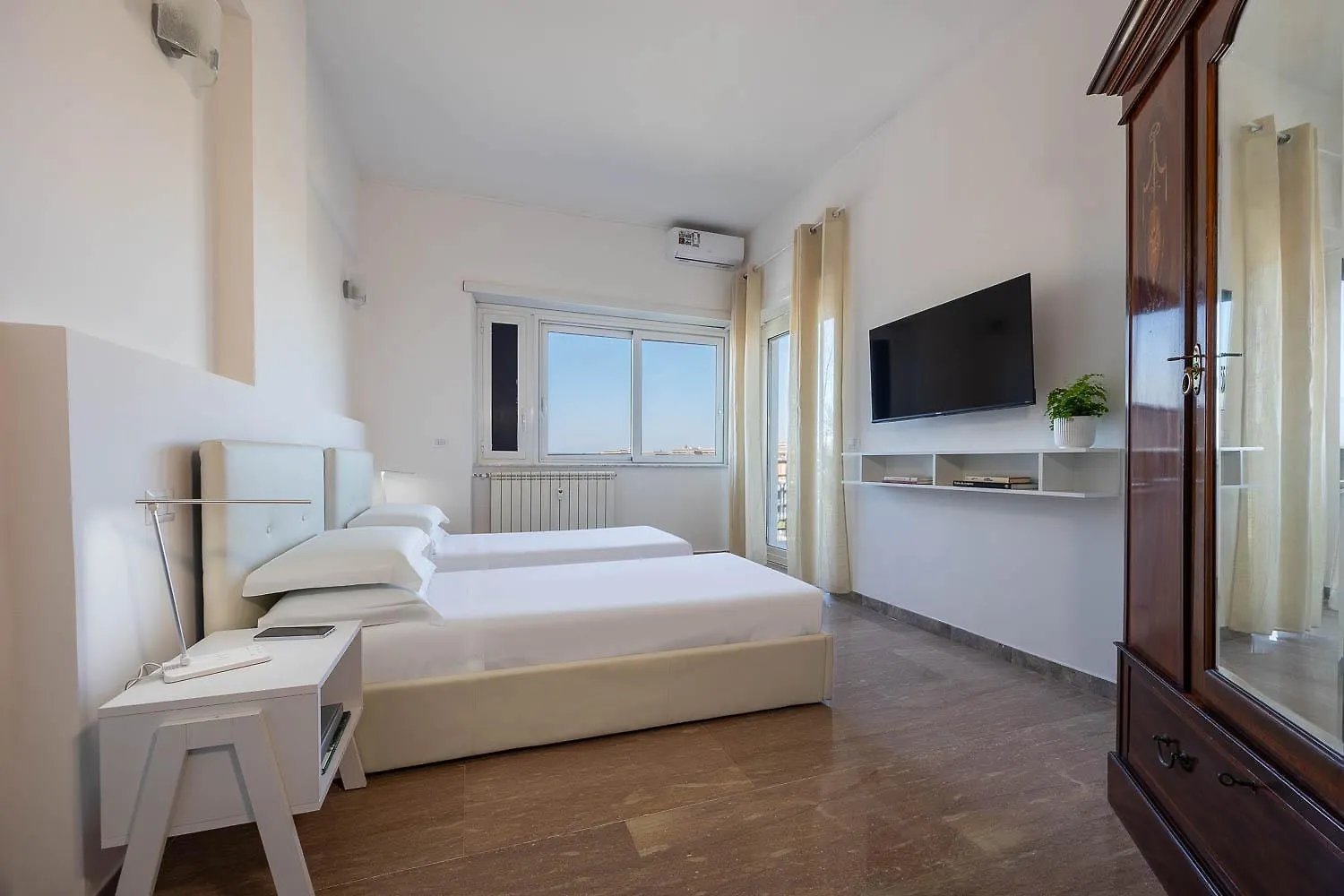 Bed & Breakfast Vaticano84 Gemelli Rome Italy
